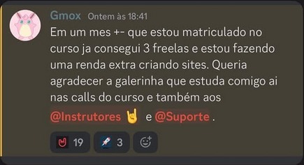 Mensagem de aluno sobre três freelas em um mês